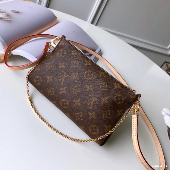 WIS Louis Vuitton CHANELUTCH PALLAS 0807